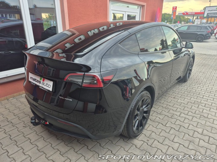 Tesla Model Y Long Range 378 kW 2023