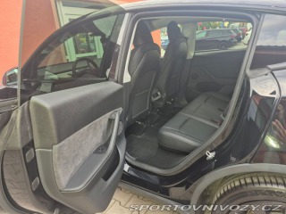 Tesla Model Y Long Range 378 kW 2023