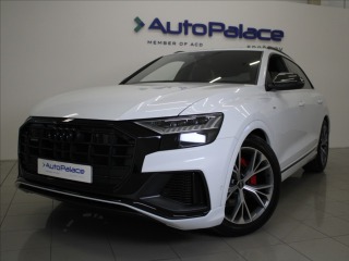 Audi  Q8 3,0 55TFSi S-Line Black 8