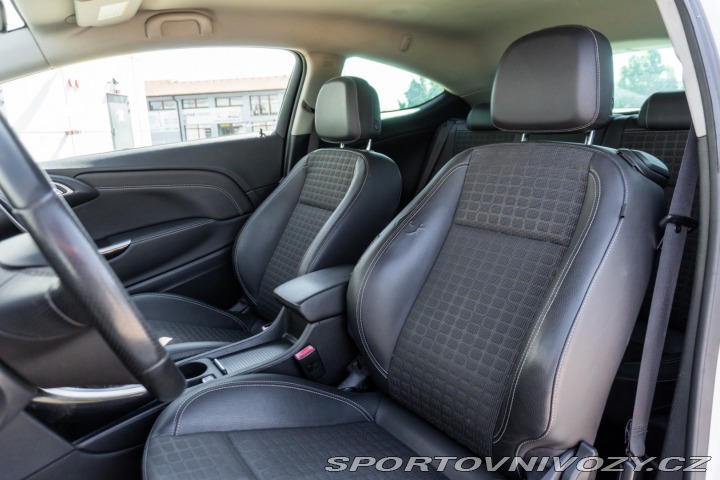 Opel Astra GTC 2.0 CDTI Start/Stop 2012