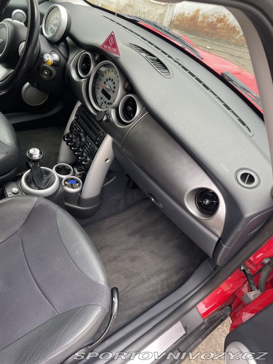 Mini Cooper R53 2006