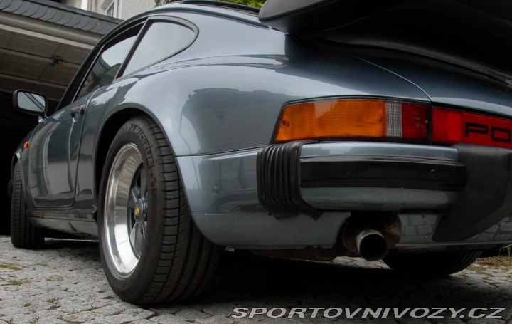 Porsche 911 Carrera 3.2 G-Model 1984
