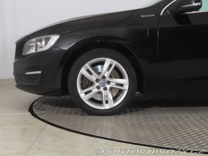Volvo V60 D6 Plug-in Hybrid 2015