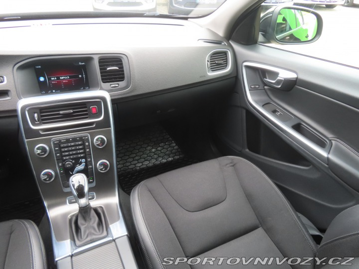 Volvo V60 D6 Plug-in Hybrid 2015