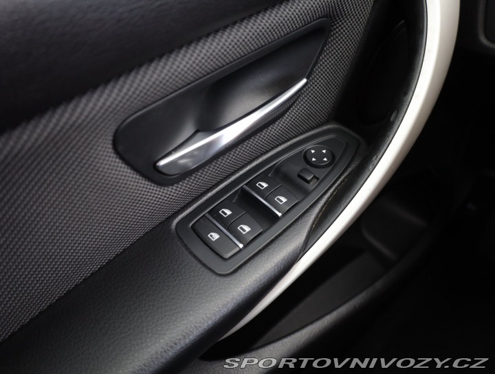 BMW 3 330 i 2016