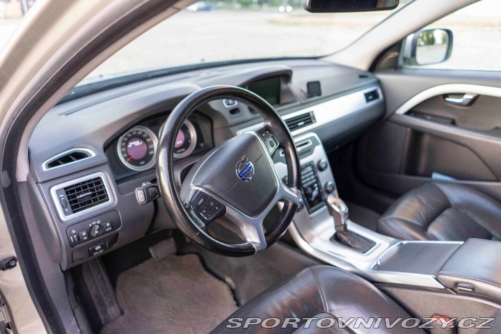 Volvo Ostatní modely XC70 2,4 D5 2013, 4x4 – Výbo 2013