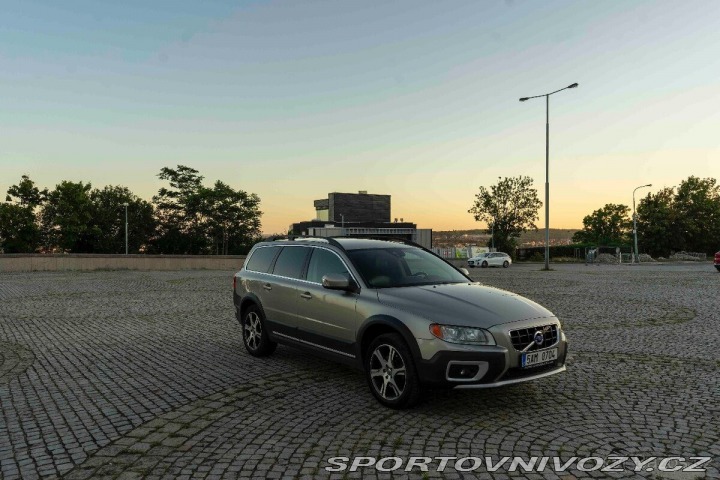 Volvo Ostatní modely XC70 2,4 D5 2013, 4x4 – Výbo 2013
