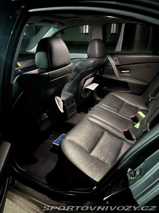 BMW 5 3,0 E60 530d 1800