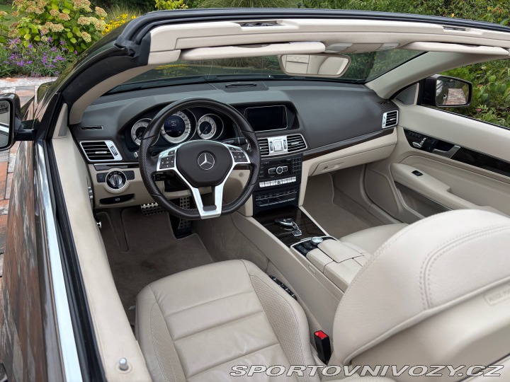 Mercedes-Benz E 207 2015