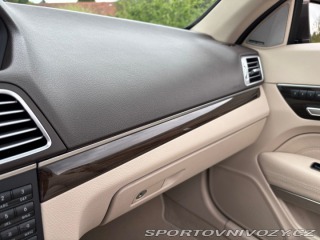 Mercedes-Benz E 207 2015