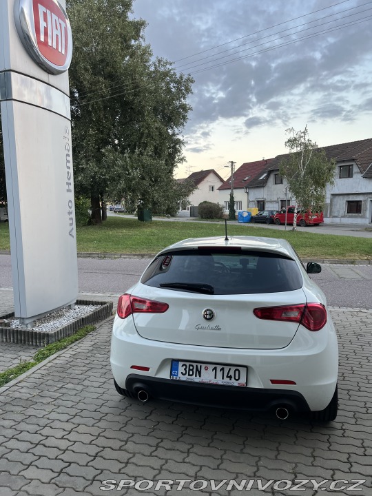 Alfa Romeo Giulietta Quadrifoglio Verde 2013