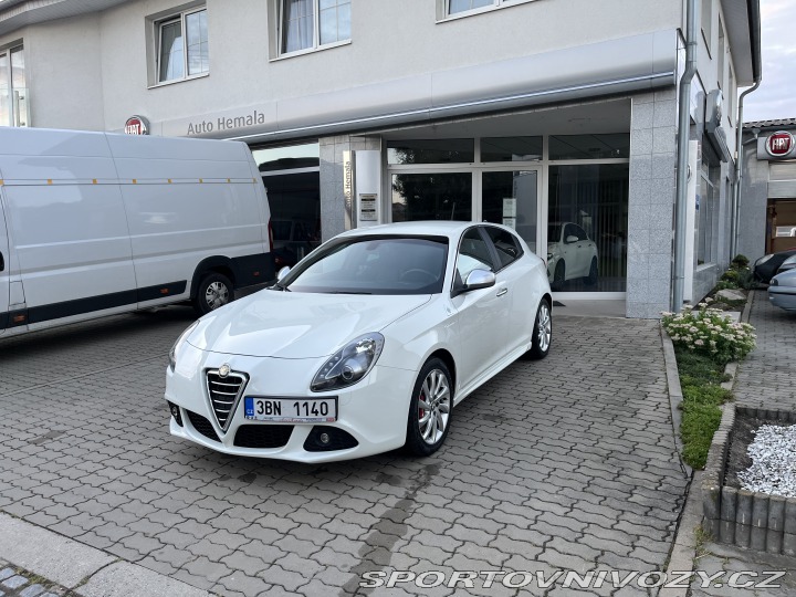 Alfa Romeo Giulietta Quadrifoglio Verde 2013