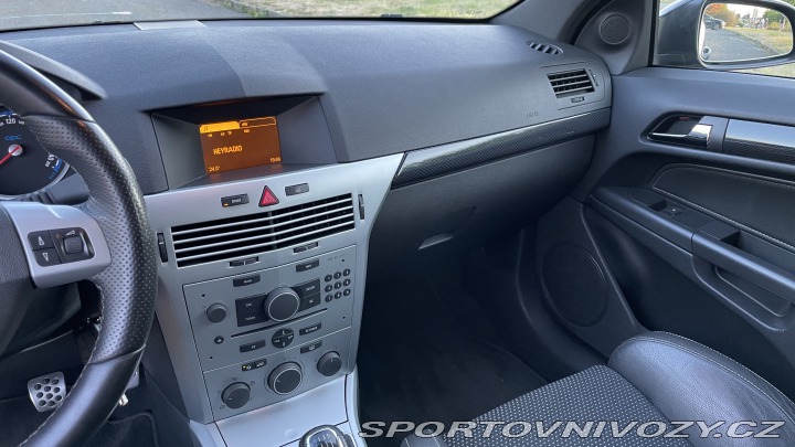 Opel Astra 2.0T GTC OPC 2006
