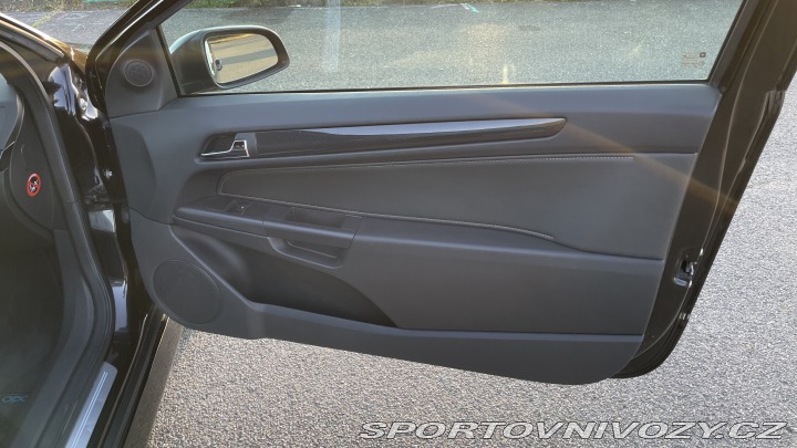 Opel Astra 2.0T GTC OPC 2006