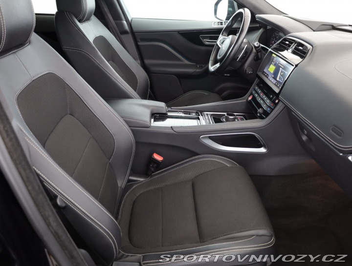 Jaguar F-Pace R-Sport 25t AWD 2018