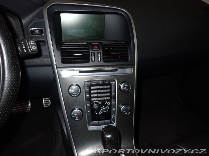Volvo Ostatní modely XC60 2,4 D5AWD 2010
