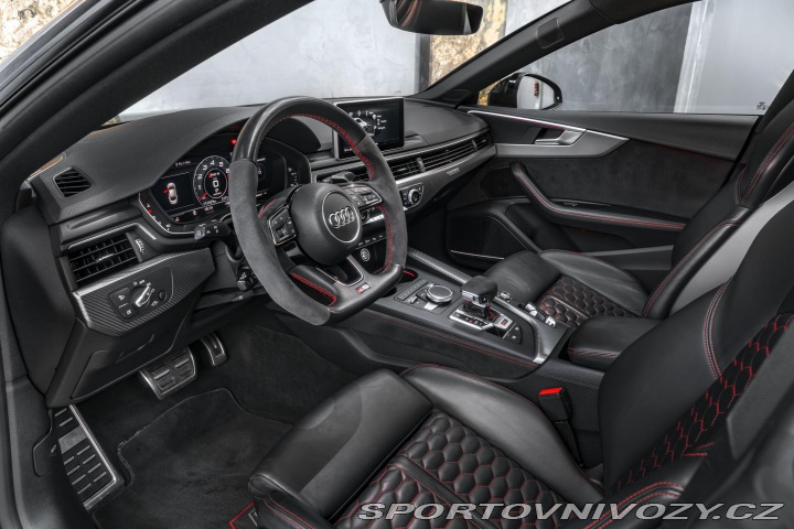 Audi RS5 MASÁŽ/KARBON/ST.OKNO/360 2019