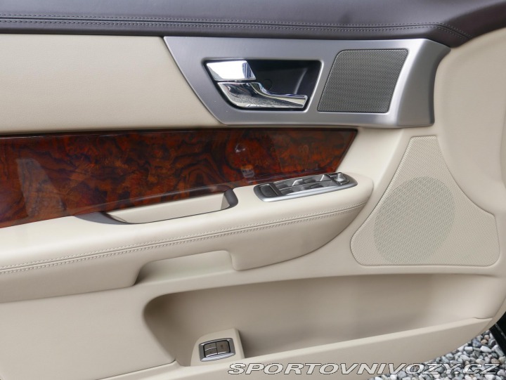 Jaguar XF 3,0L V6 Automat REZERVACE 2008