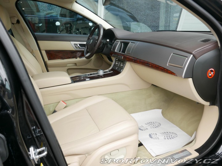 Jaguar XF 3,0L V6 Automat REZERVACE 2008