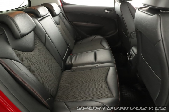 Peugeot 308 GT 1.6 THP GTi 2012