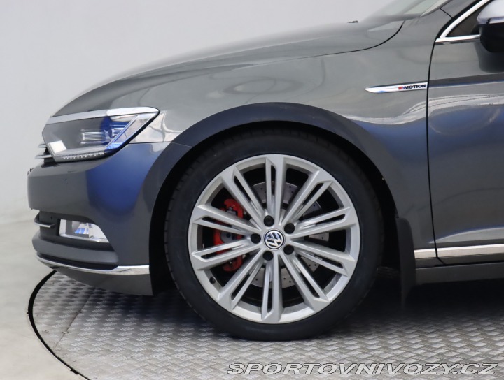 Volkswagen Ostatní modely Passat Highline 2.0 BiTDI 2016