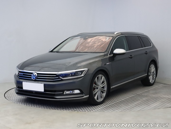Volkswagen Ostatní modely Passat Highline 2.0 BiTDI 2016