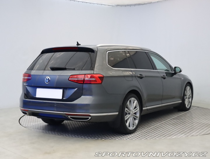 Volkswagen Ostatní modely Passat Highline 2.0 BiTDI 2016