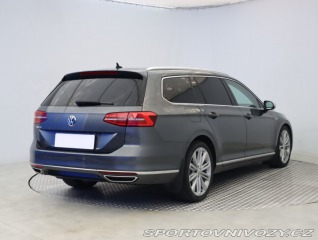 Volkswagen Ostatní modely Passat Highline 2.0 BiTDI 2016