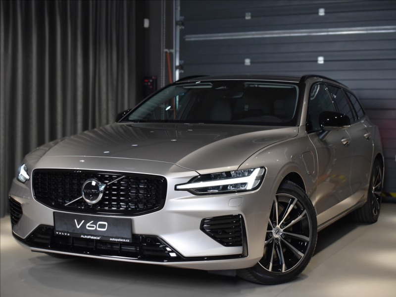 Volvo V60 2,0 T8  Plus Dark