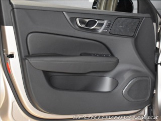 Volvo V60 2,0 T8  Plus Dark 2025
