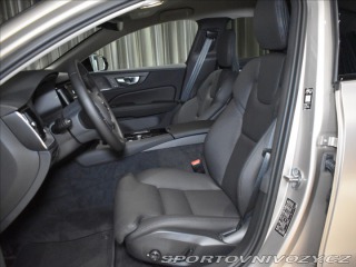 Volvo V60 2,0 T8  Plus Dark 2025