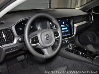 Volvo V60 2,0 T8  Plus Dark 2025