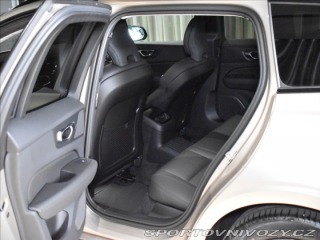 Volvo V60 2,0 T8  Plus Dark 2025