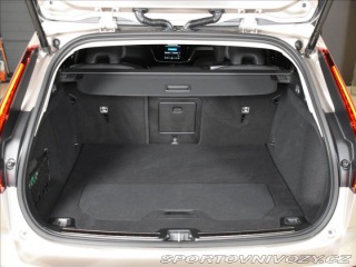 Volvo V60 2,0 T8  Plus Dark 2025