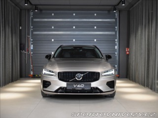 Volvo V60 2,0 T8  Plus Dark 2025