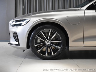 Volvo V60 2,0 T8  Plus Dark 2025