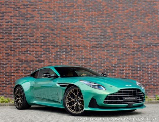 Aston Martin DB12 4.0 V8, Iridiscent Emera
