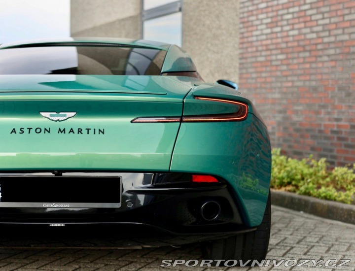 Aston Martin DB12 4.0 V8, Iridiscent Emera 2023