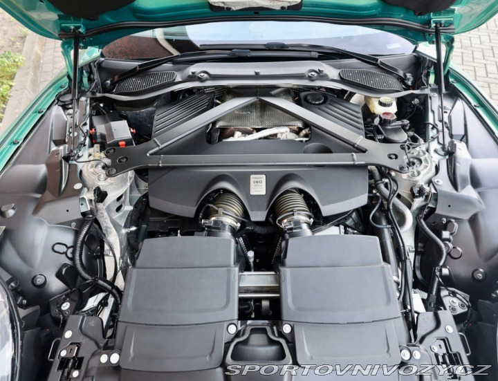 Aston Martin DB12 4.0 V8, Iridiscent Emera 2023