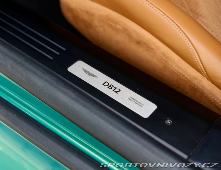 Aston Martin DB12 4.0 V8, Iridiscent Emera 2023