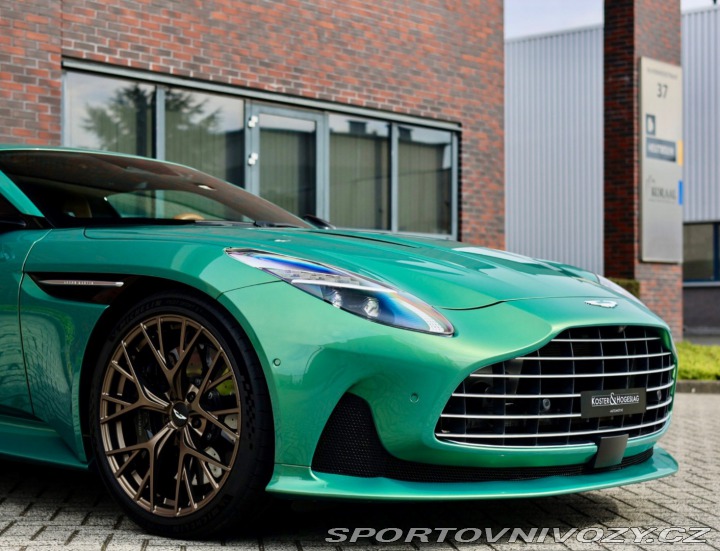 Aston Martin DB12 4.0 V8, Iridiscent Emera 2023