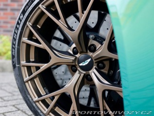 Aston Martin DB12 4.0 V8, Iridiscent Emera 2023