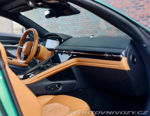 Aston Martin DB12 4.0 V8, Iridiscent Emera 2023