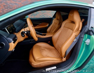 Aston Martin DB12 4.0 V8, Iridiscent Emera 2023