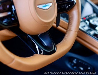 Aston Martin DB12 4.0 V8, Iridiscent Emera 2023