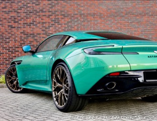 Aston Martin DB12 4.0 V8, Iridiscent Emera 2023