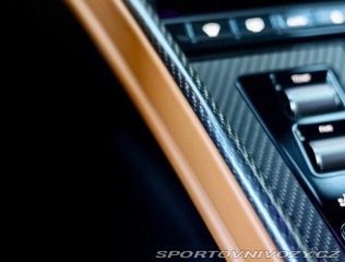 Aston Martin DB12 4.0 V8, Iridiscent Emera 2023