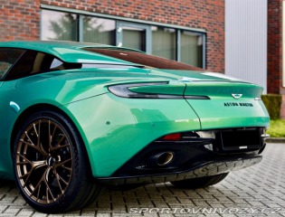 Aston Martin DB12 4.0 V8, Iridiscent Emera 2023