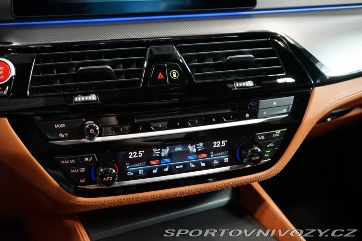 BMW M5 COMPETITION*xDRIVE*MASÁŽ* 2019