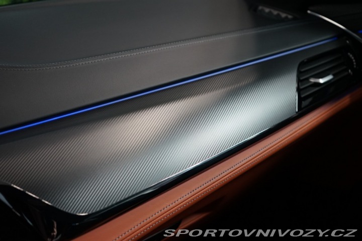 BMW M5 COMPETITION*xDRIVE*MASÁŽ* 2019